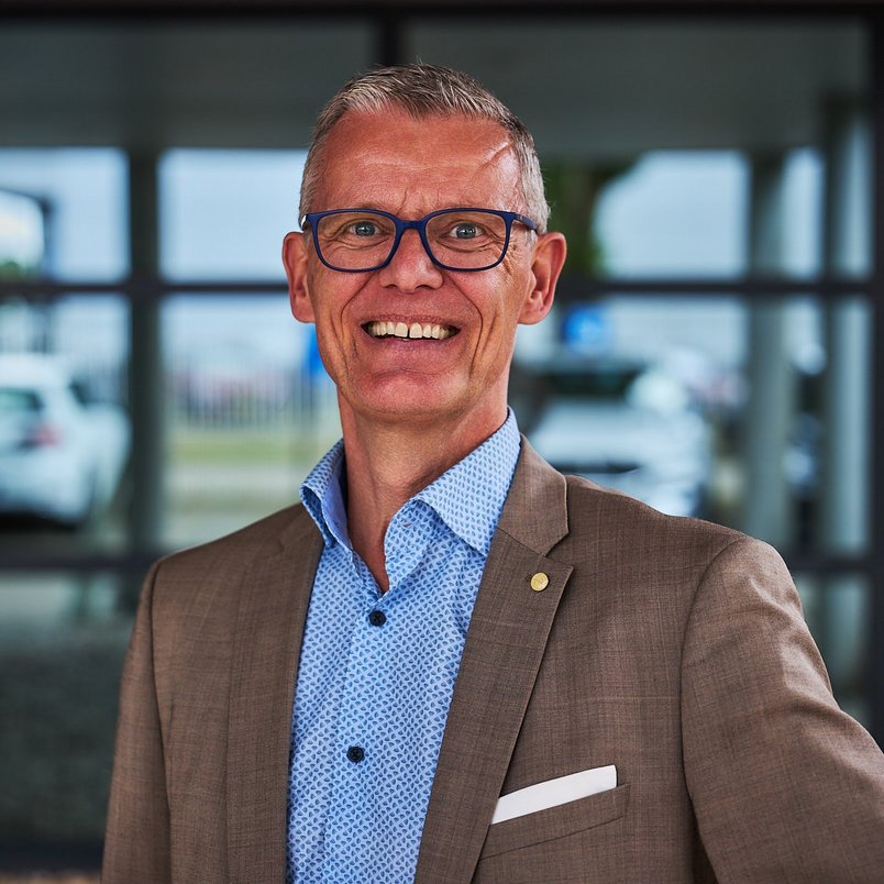 Vragen? Neem contact op met TÜV NORD TÜV NORD medewerker voor pand van TÜV NORD